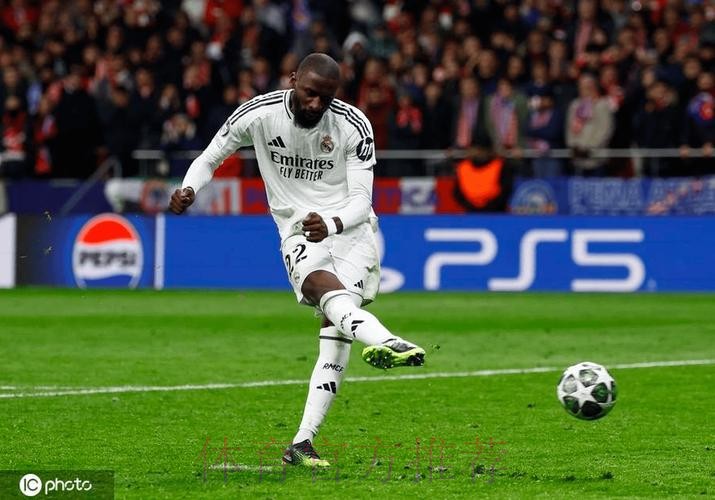 每体头版:三粒可耻的点球 裁判帮忙让皇马接近冠军